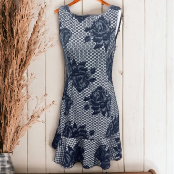 BETSEY JOHNSON FLORAL FIT AND FLARE DRESS - Picture 11 of 15